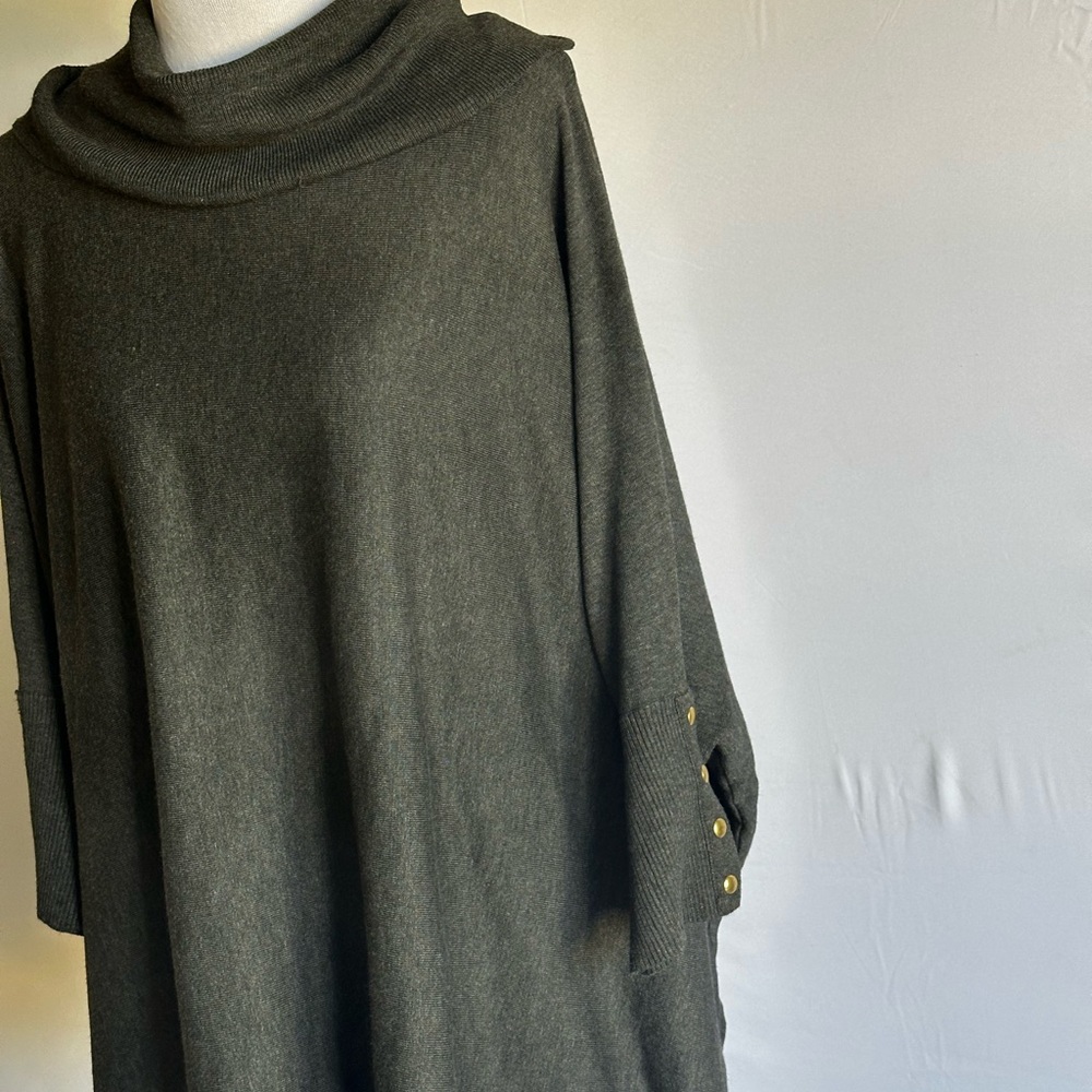 Carolyn Taylor Charcoal Poncho Sweater,Turtleneck, Mid Length,Cozy - Picture 14 of 14